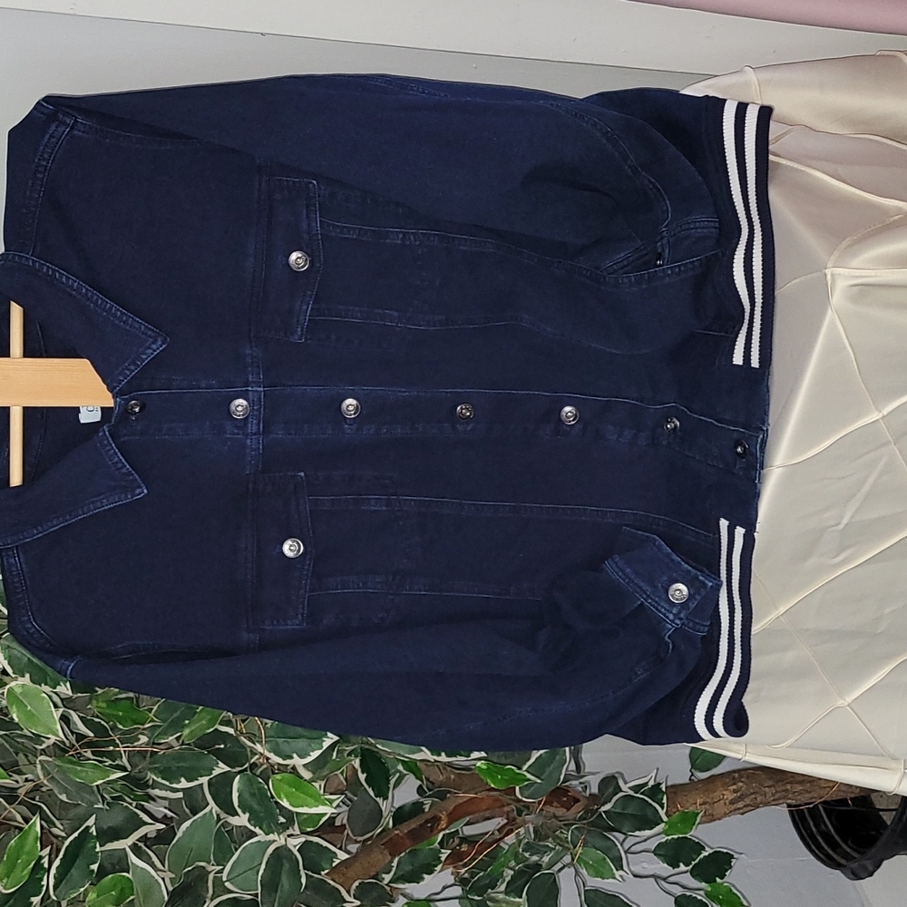 D&Co. Stretch dark wash Jean jacket with pockets